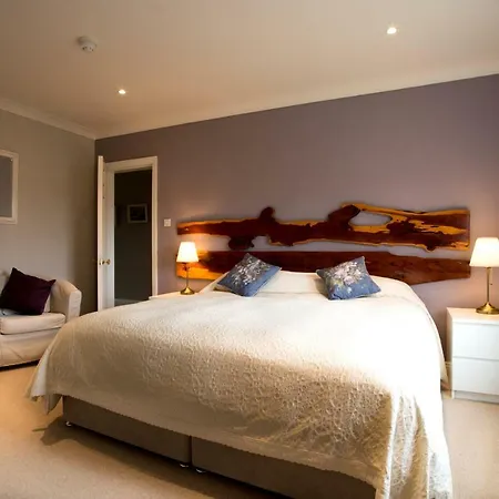 Sharamore House 4*